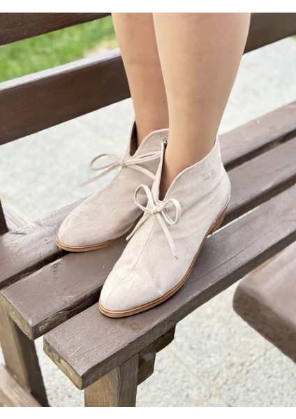 Lironna Süet Bağcık Detaylı Büyük Numara Kadın Bot Konforlu ve Modern modelleri