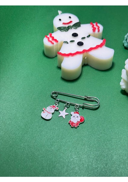 Yılbaşı Iskoç Yaka Iğnesi fırsatları