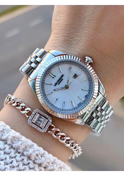 Çelik Kordonlu 3 Atm Suya Dayanıklı 2 Yıl Garantili Kadın Kol Saati BC.08210.320