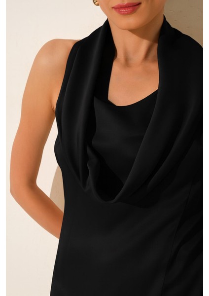 Siyah Yaka Detaylı Kolsuz Tam Kalıp Rahat Kesim Elbise fırsatları