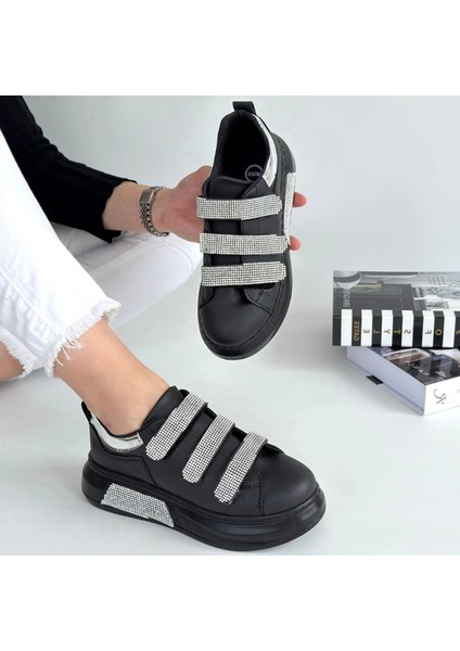 Elika Siyah Cilt Cırt Cırtlı Spor Ayakkabı fırsatları