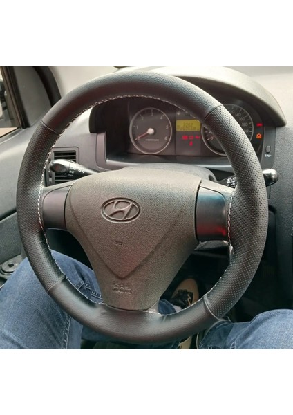 Dikişli Direksiyon Kılıfı Noktalı Deri Siyah Deri Siyah Dikişli Hyundai Accent / Getz Için