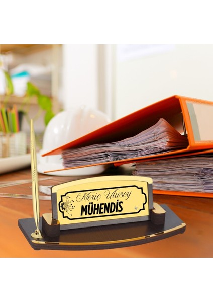 Mühendislere Özel Ahşap ve Metal Detaylı Kalemli Masa Isimliği – Kişiye Özel Ofis Hediyesi fırsatları