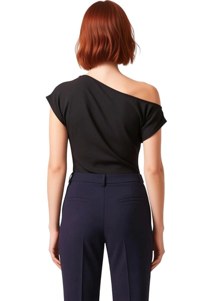 Modern Kadın Üstü Yapısal Detaylar ve Şık Kesim Bir Arada Kaliteli Şık Rahat Modern Zarif Günlük modelleri