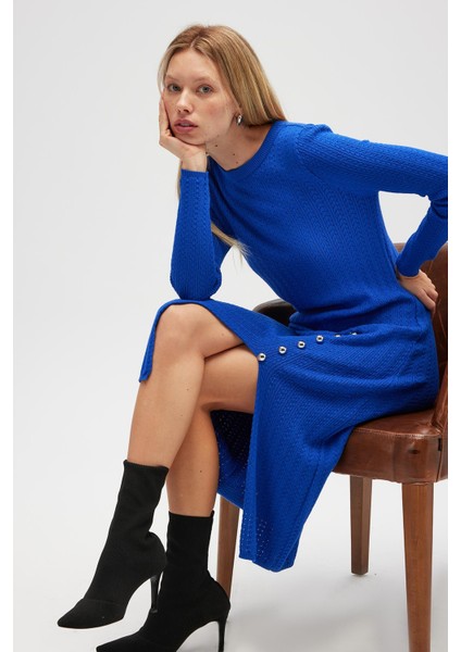 Zaira Mini Saç Örgü Desenli, Yırtmaçlı Elbise - Saks Mavi