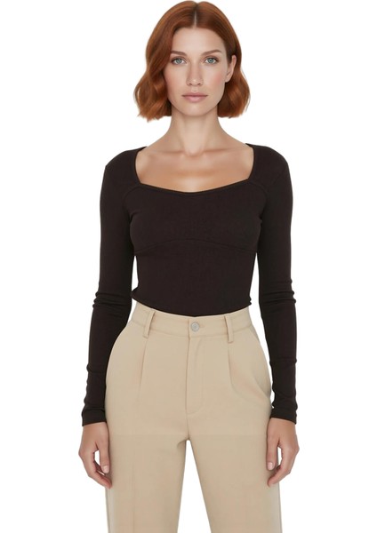 Kadın Vücuda Oturan Kare Yaka Uzun Kollu Örme Crop Üst Kaliteli Şık Rahat Modern Zarif Günlük