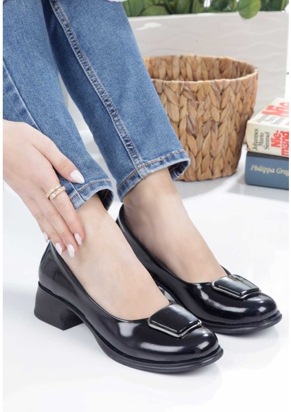 Kadın Topuklu Desenli Kare Tokalı Babet