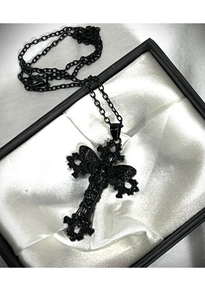 Siyah Ölüm Başlı Kelebek Haçı Kolyesi
