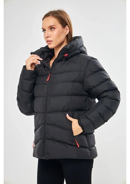 İçi Astarlı Su ve Rüzgar Geçirmez Cepli Kapüşonlu Kadın Mont fiyatları