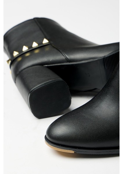 Siyah Kadın Topuklu Fermuarlı Arka Zımba Detaylı Kışlık Bot