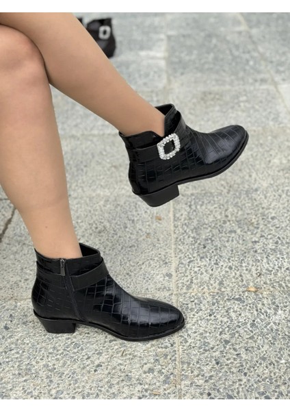 Marseil Kroko Desenli Kadın Deri Bot Taş Tokalı Şık Büyük Numara