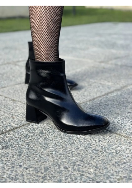 Velisse Rugan Küt Burun Büyük Numara Kadın Topuklu Bot Modern Stil