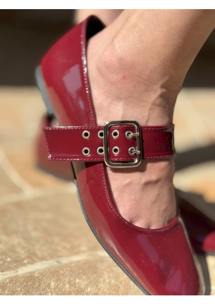 Bella Kadın Küt Burun Kemerli Babet Rahat ve Şık Tasarım Büyük Numara modelleri