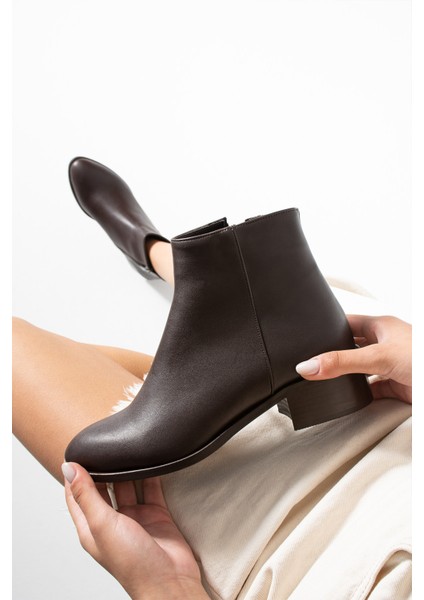 Danica Kahve Renkli Bilek Üstü Kısa Kalın Topuklu Bot fırsatları