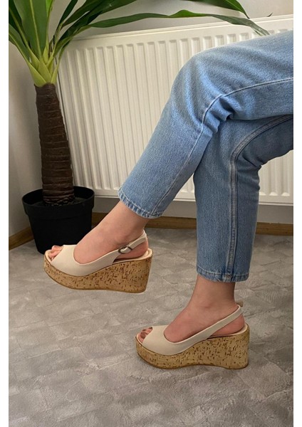 Kadın Fenni 10 cm Dolgu Topuklu Mantar Taban Ayakkabı Krem fırsatları