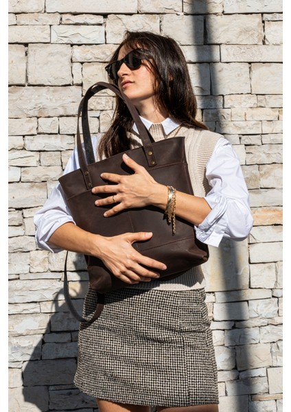 Saraci Hakiki Deri Dönüştürülebilir Tote Bag – Omuz ve Sırt Çantası, Geniş Hacimli Şık Tasarım