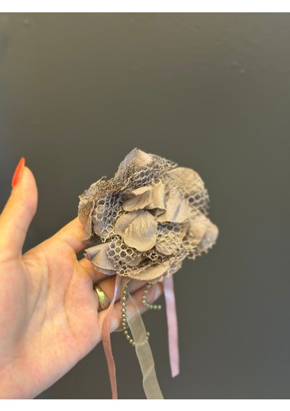 Tüllü Koyu Mor Çiçek Kadın Broş Yaka Iğnesi 10X10 cm
