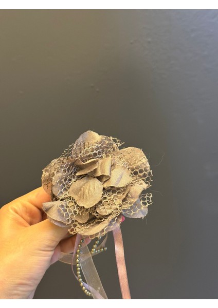 Tüllü Koyu Mor Çiçek Kadın Broş Yaka Iğnesi 10X10 cm modelleri