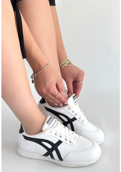 Zlay Beyaz Cilt Siyah Detaylı Bağcıklı Spor Ayakkabı - Lisinya