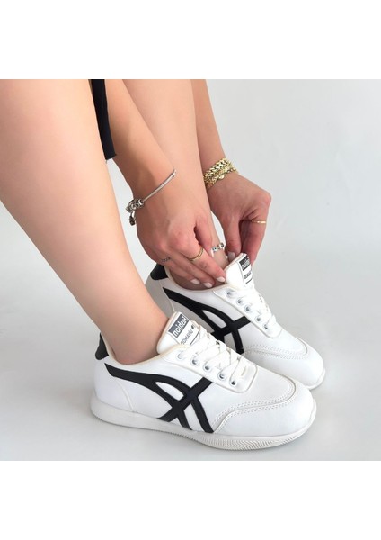 Zlay Beyaz Cilt Siyah Detaylı Bağcıklı Spor Ayakkabı - Lisinya fırsatları