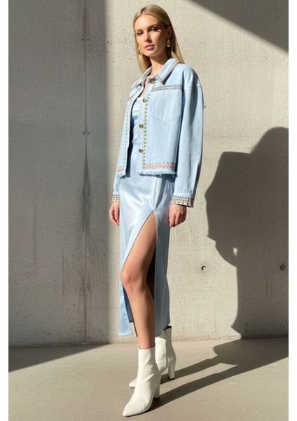 Kadın Açık Mavi Nakışlı Işlemeli Uzun Kollu Düğmeli Oversize Kot-Denim Jean Ceket - Kadın Ceket
