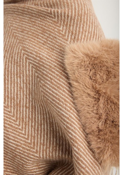 Kürk Cepli Saçaklı Şal indirimleri