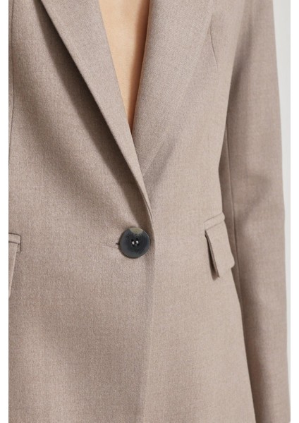 Bej Tek Düğme Detaylı Ceket fırsatları