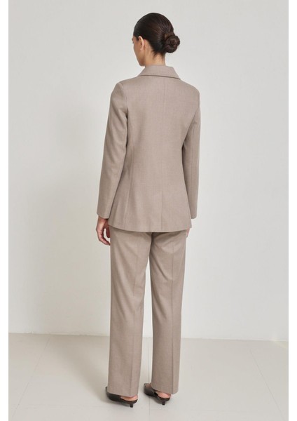 Bej Tek Düğme Detaylı Ceket indirimleri