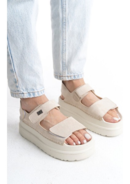 Kadın Yazlık Yüksek Dolgu Taban Sandalet Çift Bantlı Tasarım ile Rahat Kullanım indirimleri