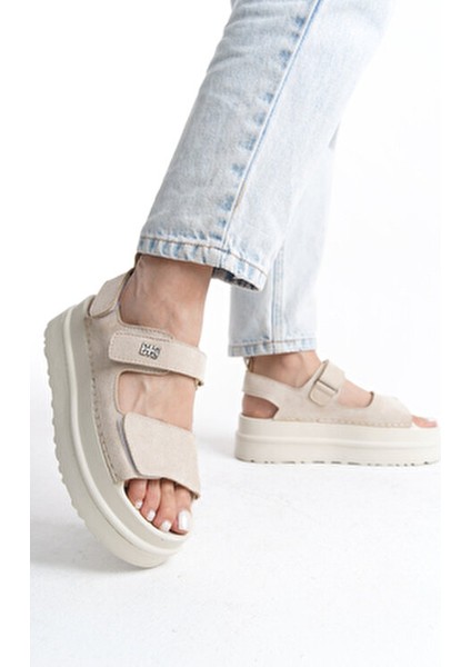 Kadın Yazlık Yüksek Dolgu Taban Sandalet Çift Bantlı Tasarım ile Rahat Kullanım