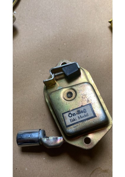 Renault 12 Eski Model Ön Kapı Kilidi Sağ