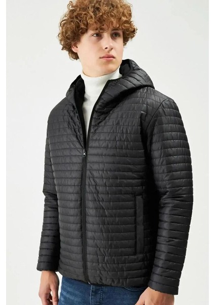 Içi Astarlı Su ve Rüzgar Geçirmez Cepli Kapüşonlu Erkek Mont fiyatları