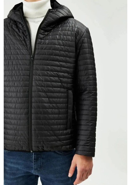 Içi Astarlı Su ve Rüzgar Geçirmez Cepli Kapüşonlu Erkek Mont fırsatları