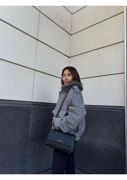 Kaşe Yaka Kürklü Mont fırsatları