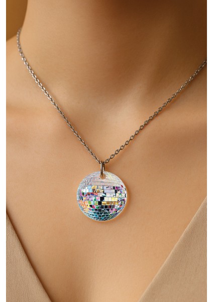 Şeffaf Sert Akrilik Kolye Ucu ve Üzeri Zincirli Desenli Kolye Disco