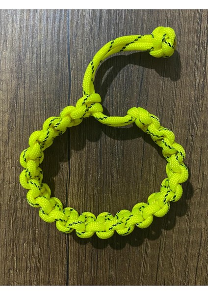 Sarı Üstü Siyah Noktalı Paracord Bileklik fiyatları