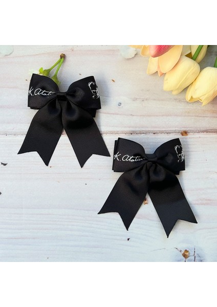 Siyah Atatürk Silüeti ve Imzalı Kurdele Saç Tokası 10 Kasım,29 Ekim,23 Nisan