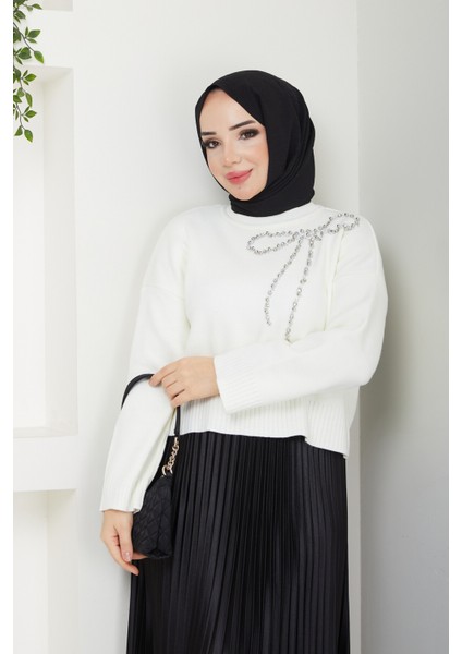 Fiyonk Detaylı Triko Taşlı Etek Üstü Crop Kazak