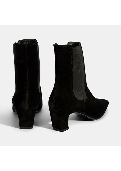 Kadın Siyah Lastikli Topuklu Süet Deri Bot