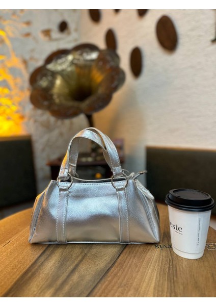 Çapraz Omuz Askılı Soft Suni Deri Halka Detaylı Kadın El ve Omuz Çantası