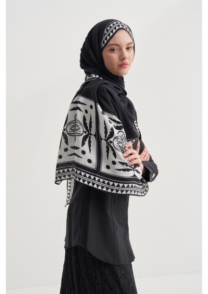 Atlas Siyah Monogram Floş Şal fiyatları