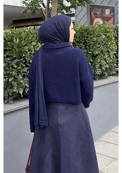 Yaka Fermuarlı Crop Triko Kazak Lacivert fırsatları