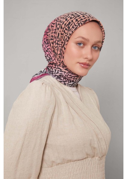 Fuşya Renk Geçişli Desen Soft Eşarp