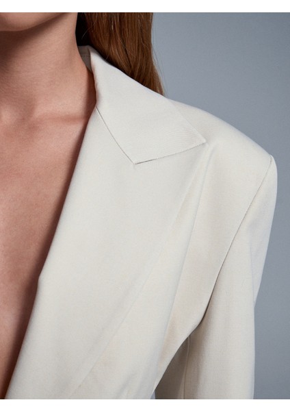 60774 Fitted Kesim Vatkalı Blazer fırsatları