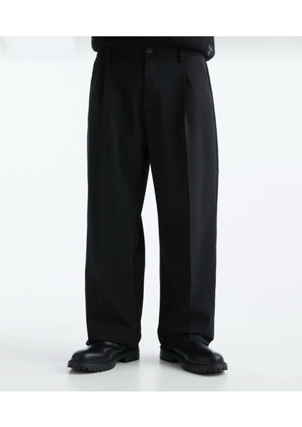 Basic Geniş Kalıp Kumaş Pantolon