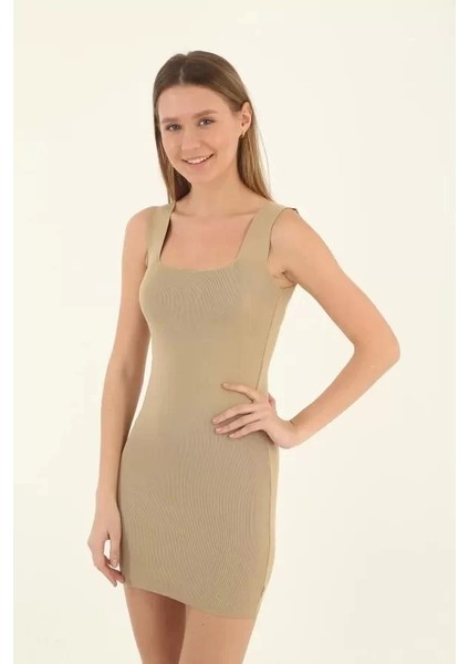 Kadın Kare Yaka Midi Boy Likralı Polelit Elbise - Bej fırsatları
