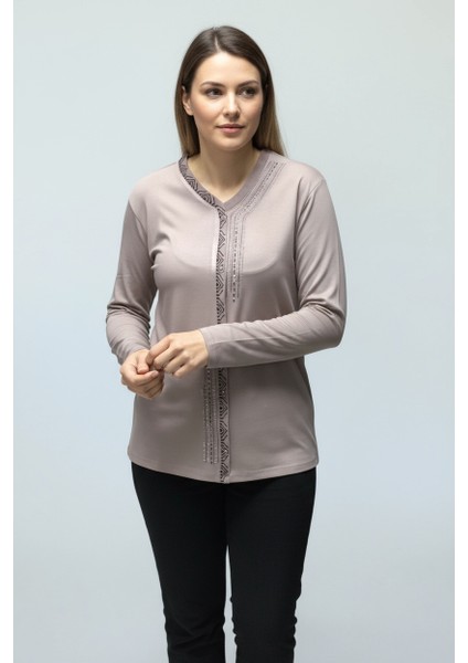Kadın Önü Kapalı Düğme Detaylı Taşlı Nergis Mevsimlik Bluz