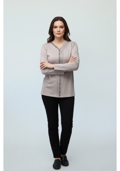Kadın Önü Kapalı Düğme Detaylı Taşlı Nergis Mevsimlik Bluz fiyatları