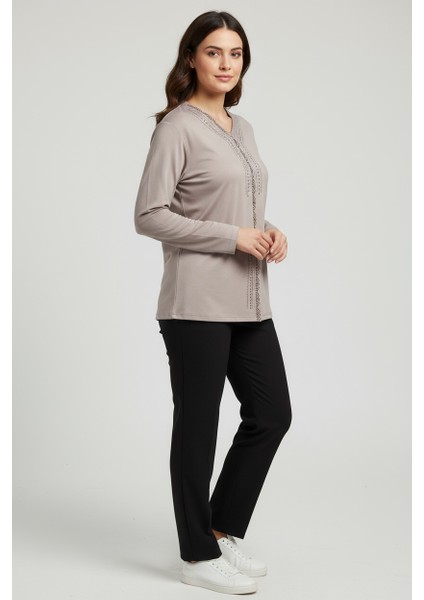 Kadın Önü Kapalı Düğme Detaylı Taşlı Nergis Mevsimlik Bluz fırsatları