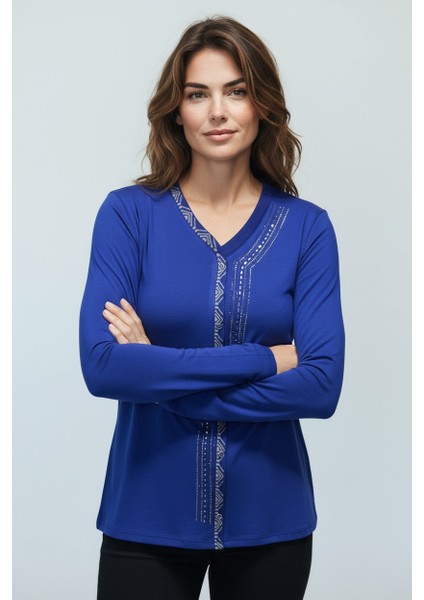 Kadın Önü Kapalı Düğme Detaylı Taşlı Nergis Mevsimlik Bluz
